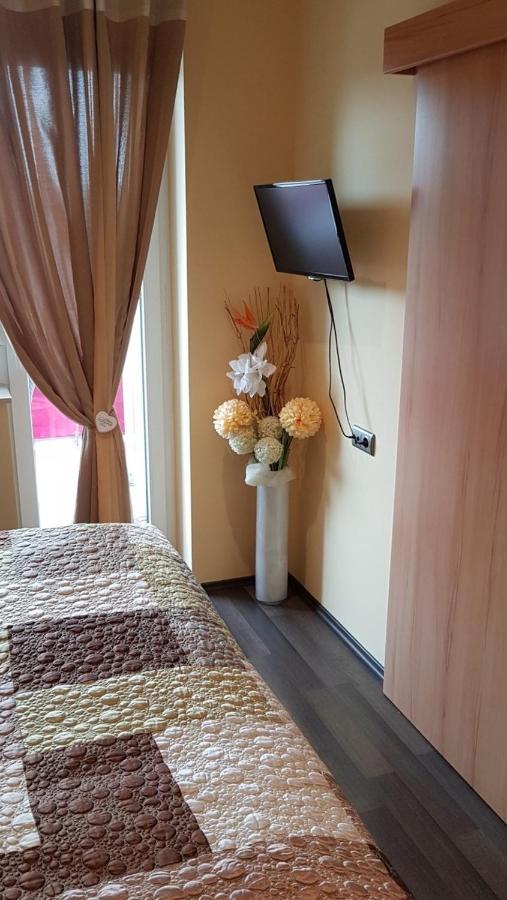 Zafir Sziget Apartman Sárvár Exteriör bild