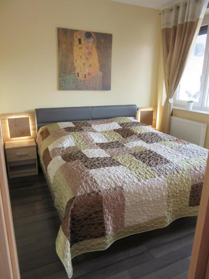 Zafir Sziget Apartman Sárvár Exteriör bild