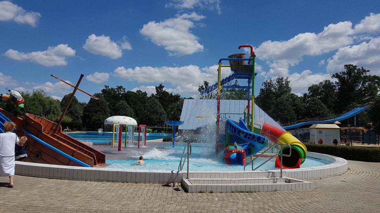 Zafir Sziget Apartman Sárvár Exteriör bild