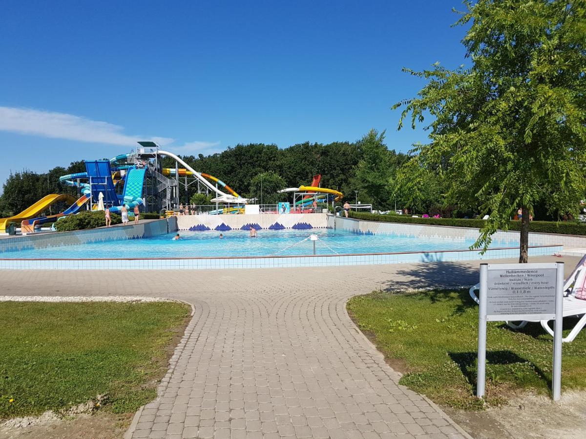 Zafir Sziget Apartman Sárvár Exteriör bild
