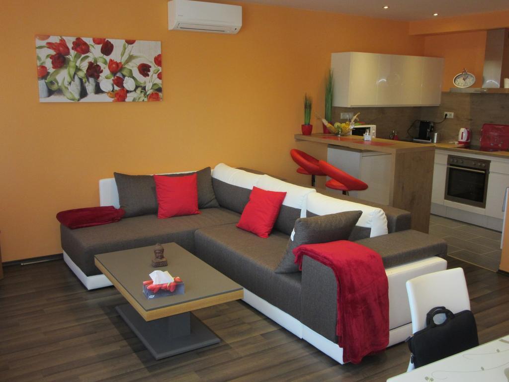 Zafir Sziget Apartman Sárvár Exteriör bild