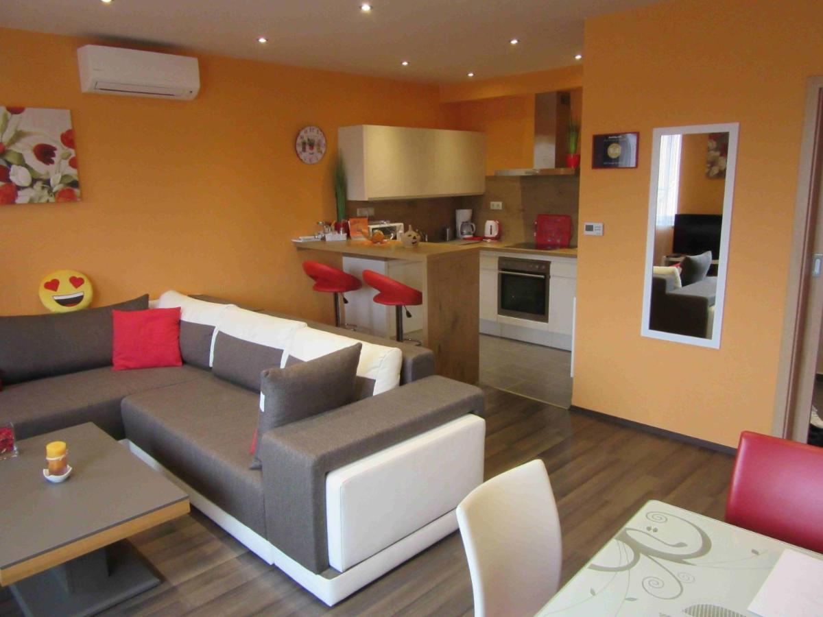 Zafir Sziget Apartman Sárvár Exteriör bild